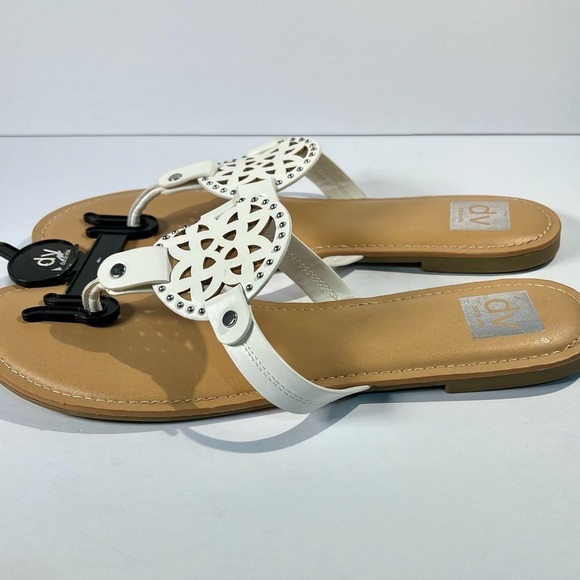 New Dolce Vita Gotie white laser cut studded thong sandal, women’s size 11. - Picture 2 of 5